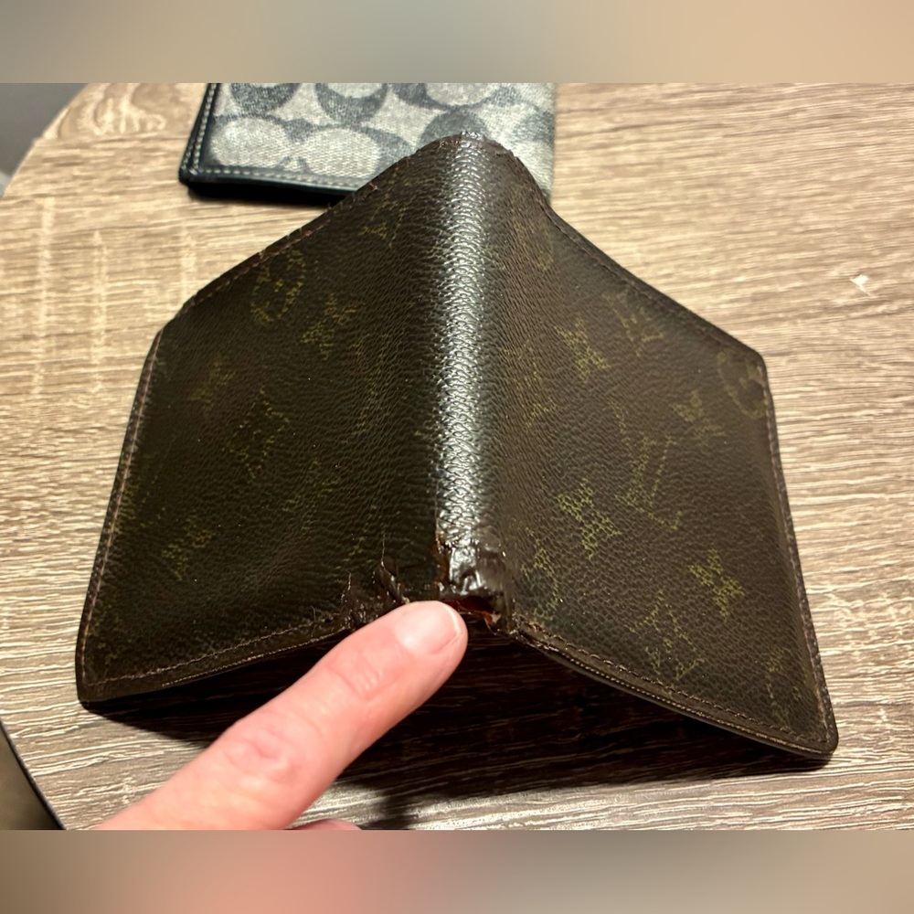 Louis Vuitton and Coach Project Bundle. Wallets and Key Holders - Picture 8 of 16